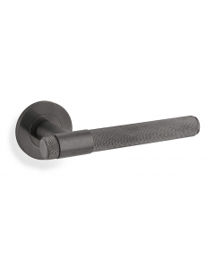 Deurkruk Knurled 'Kingston' - PVD Antraciet - Rond rozet Ø50mm - AW240DBZPVD