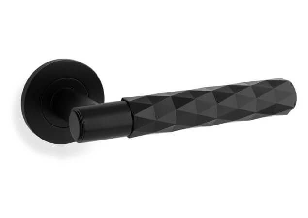 Deurkruk Diamond cut 'Spitfire' - Mat zwart - Rond rozet Ø50mm - AW226BL